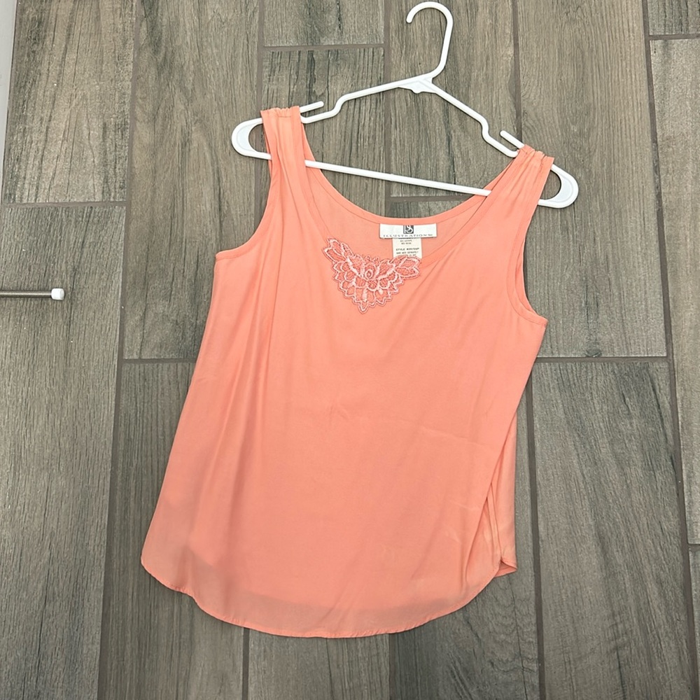 Illustrations peach tank top